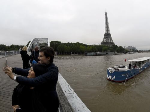 Maltempo in Francia, paura per la Senna