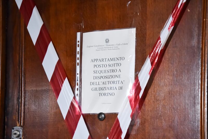 Torino, le immagini dell'appartamento in cui si è consumato il femminicidio 2