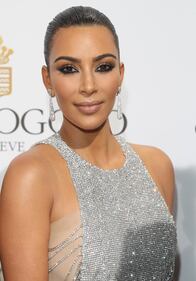 Kim Kardashian, topless e capelli rosa sui social 1