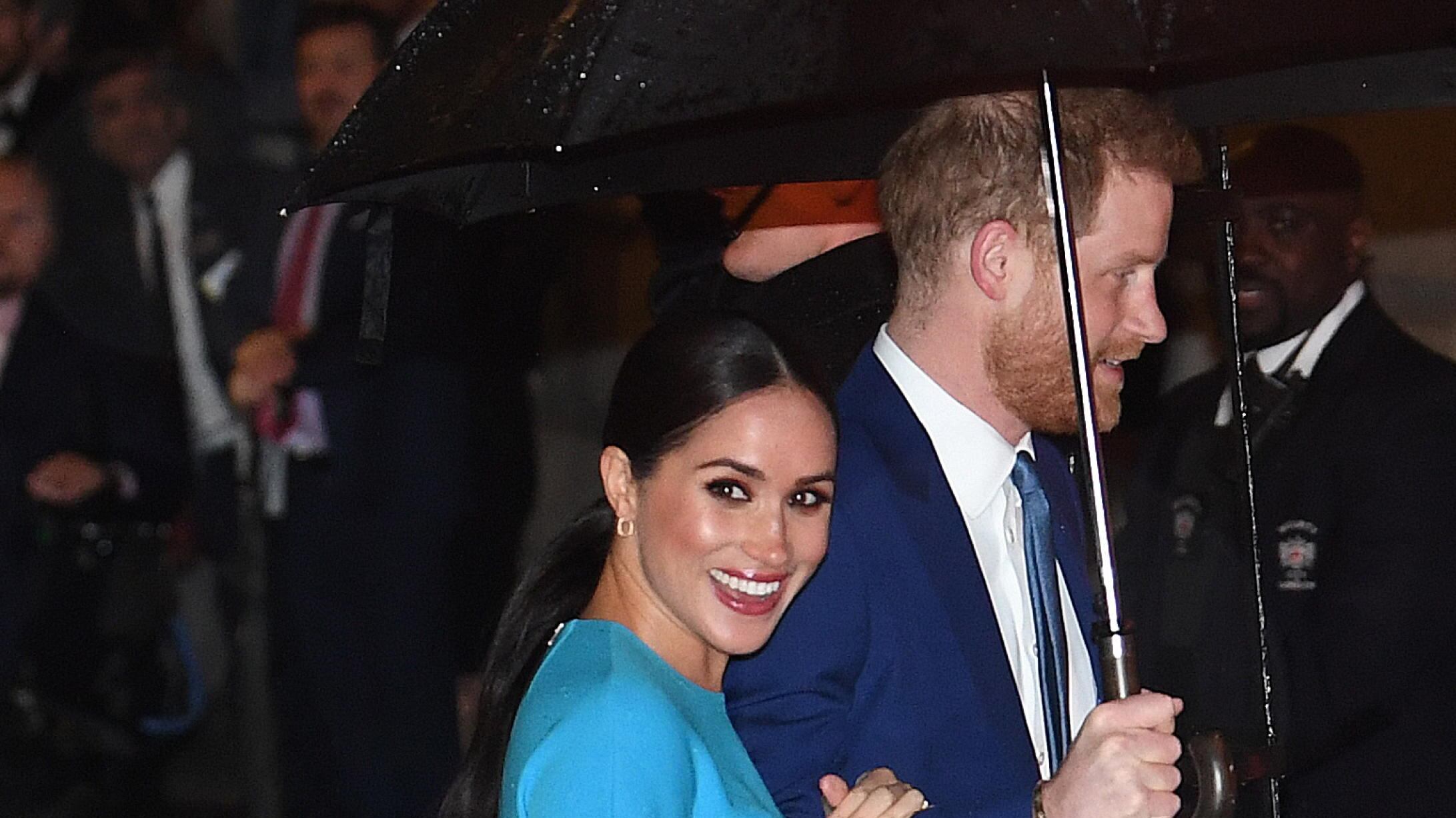 "Un libro o una serie tv". Quel memoir di Meghan che fa tremare la royal family