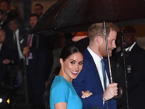 "Un libro o una serie tv". Quel memoir di Meghan che fa tremare la royal family