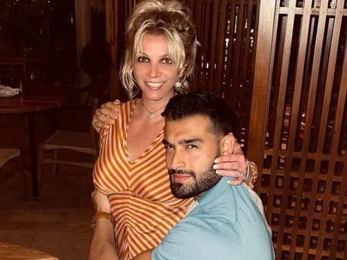 L'ex marito di Britney Spears accusato di stalking e percosse dopo il blitz alle nozze