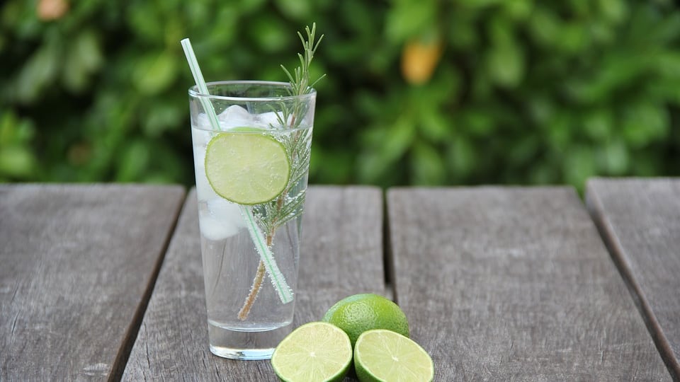 Quasi quasi mi faccio un gin (artigianale) La febbre bianca contagia l'Italia