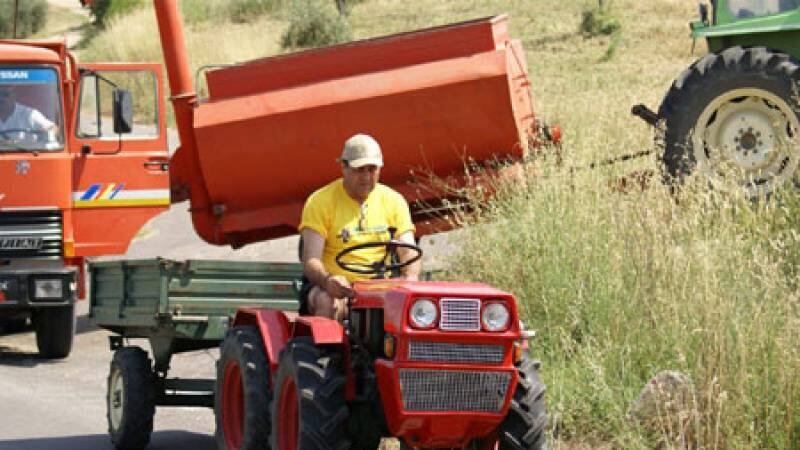 Il contadino Tonino in trincea con i trattori
