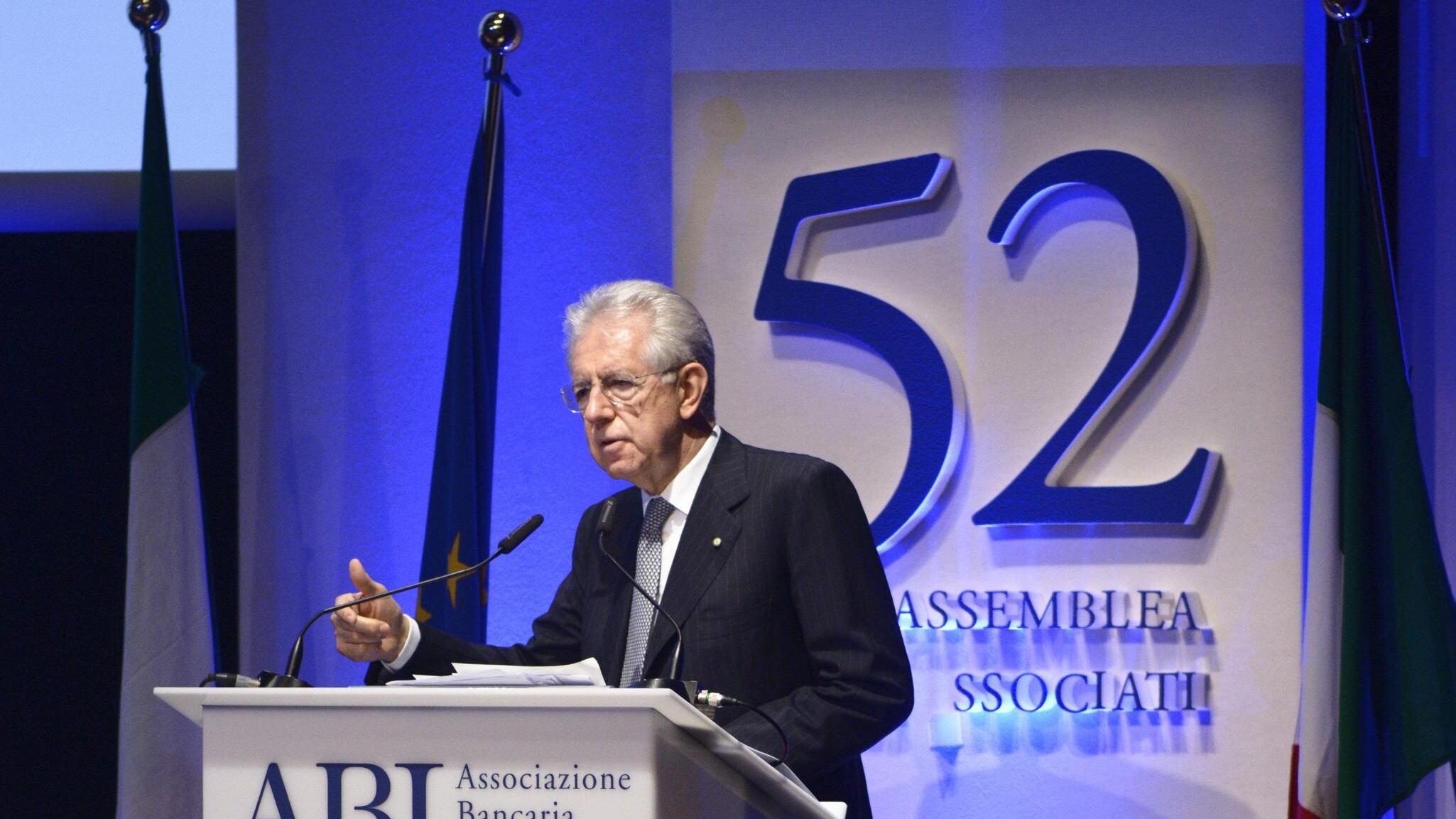 Monti: "L'Italia ha iniziato un percorso di guerra"