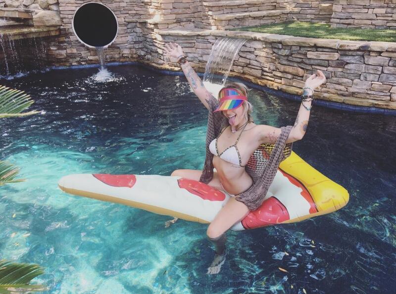 Paris Jackson in topless su Instagram 7