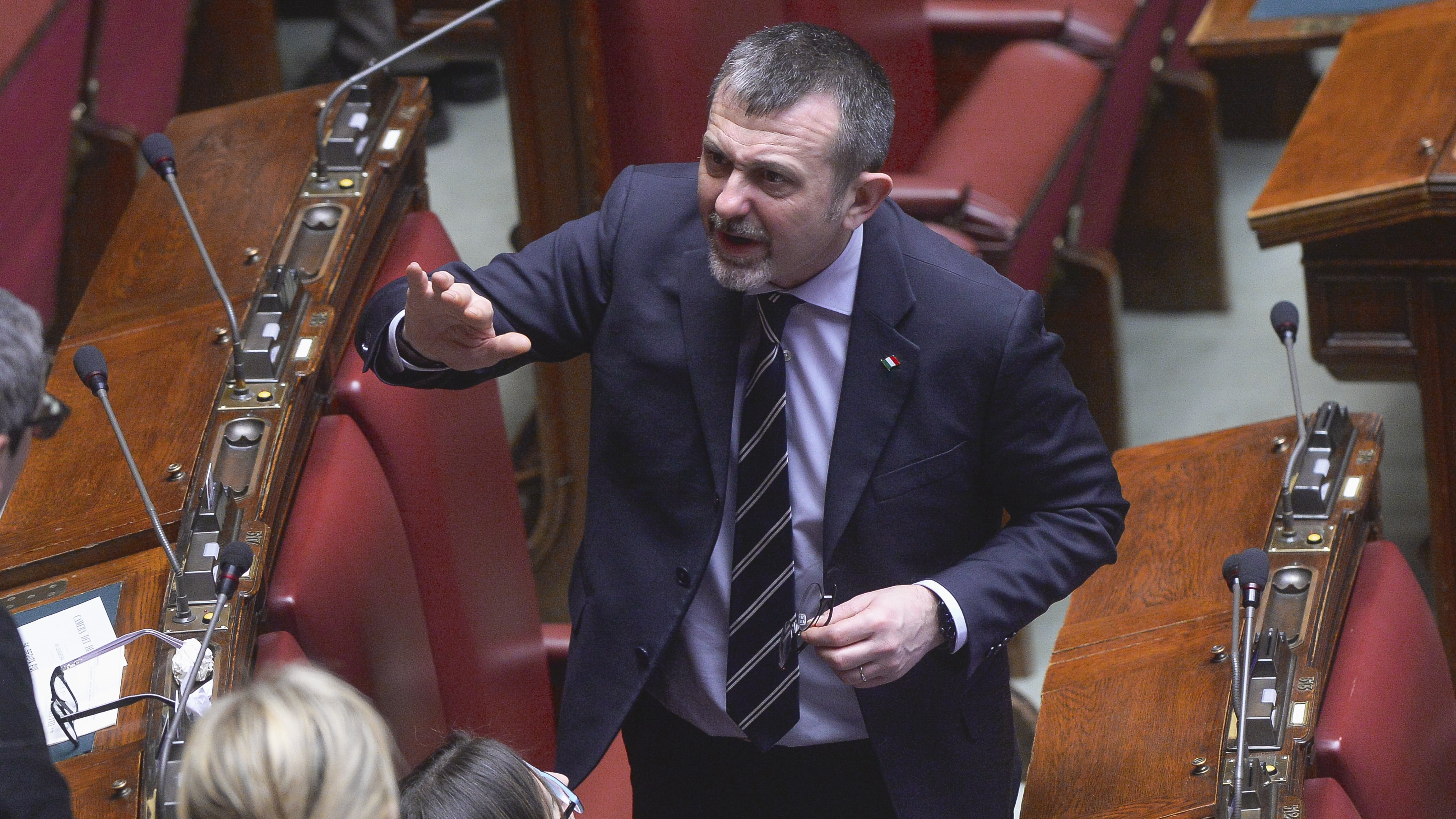 Cospito, Delmastro condannato a 8 mesi: "Sentenza politica". Meloni: "Resta al suo posto"