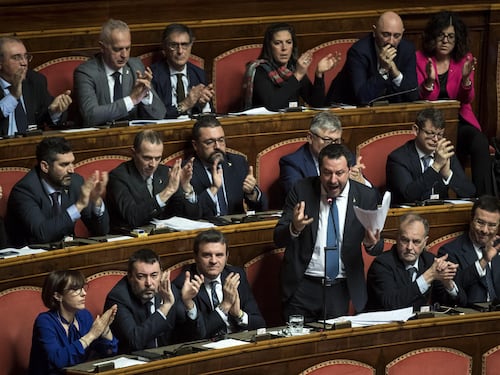 Ecco perché il Parlamento deve restare aperto