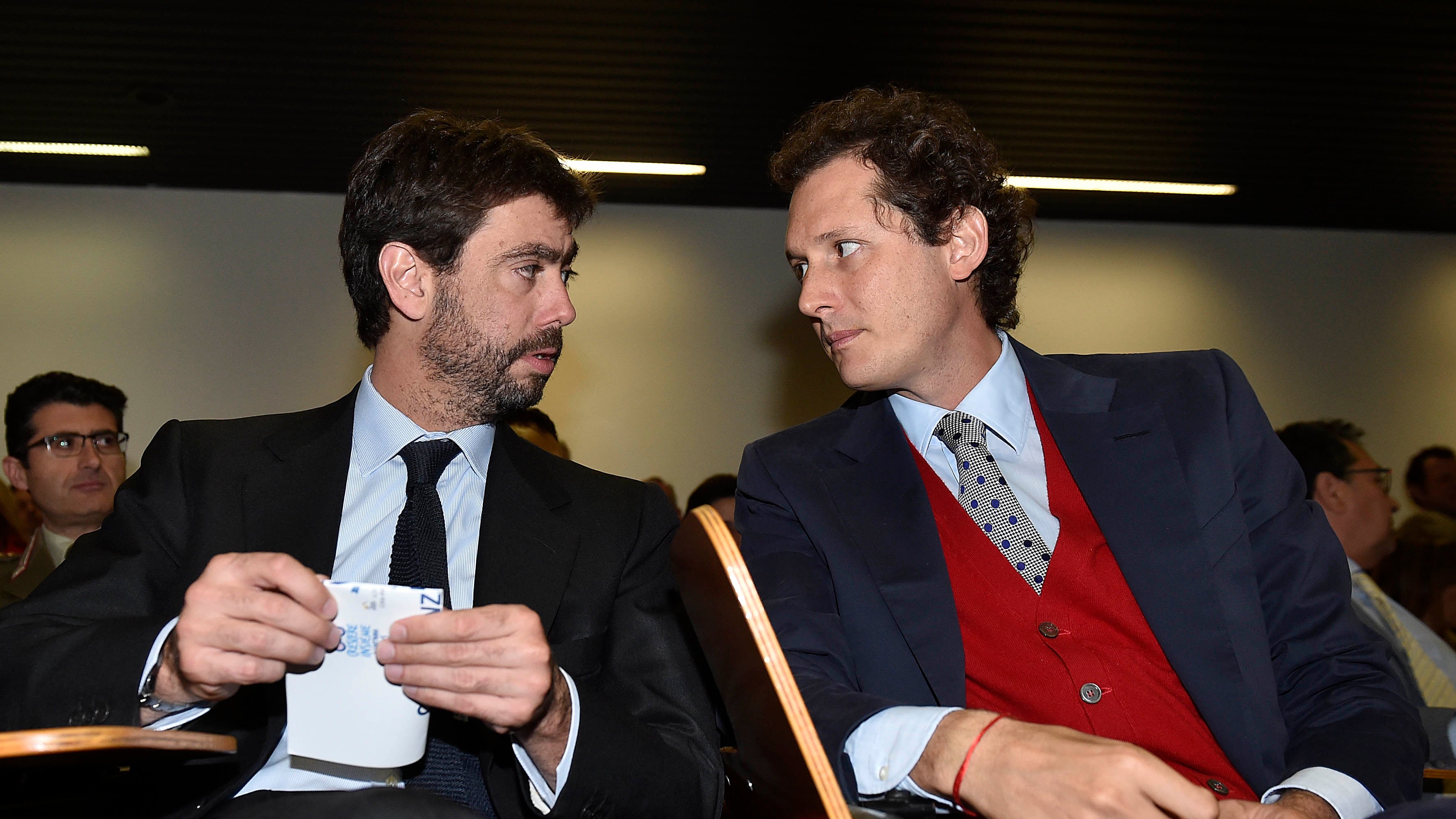 Gli Agnelli parenti serpenti tra azienda, giornali e pallone
