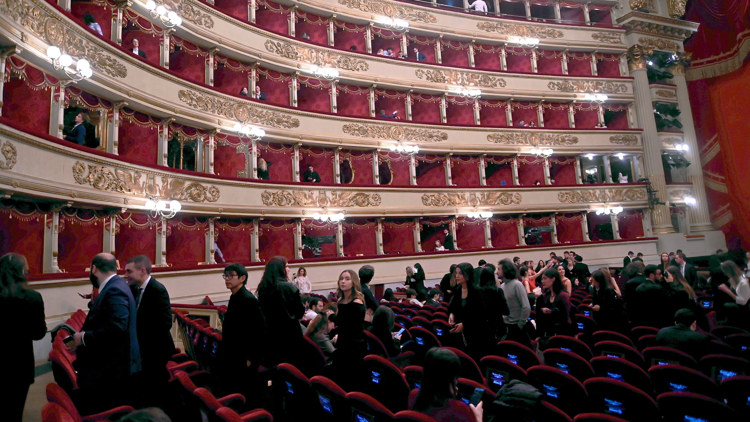 Maschera licenziata alla Scala. "No accordo, sia reintegrata"