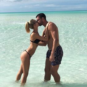 Viky Varga esagerata su Instagram: gli scatti sexy di lady Pellè 8