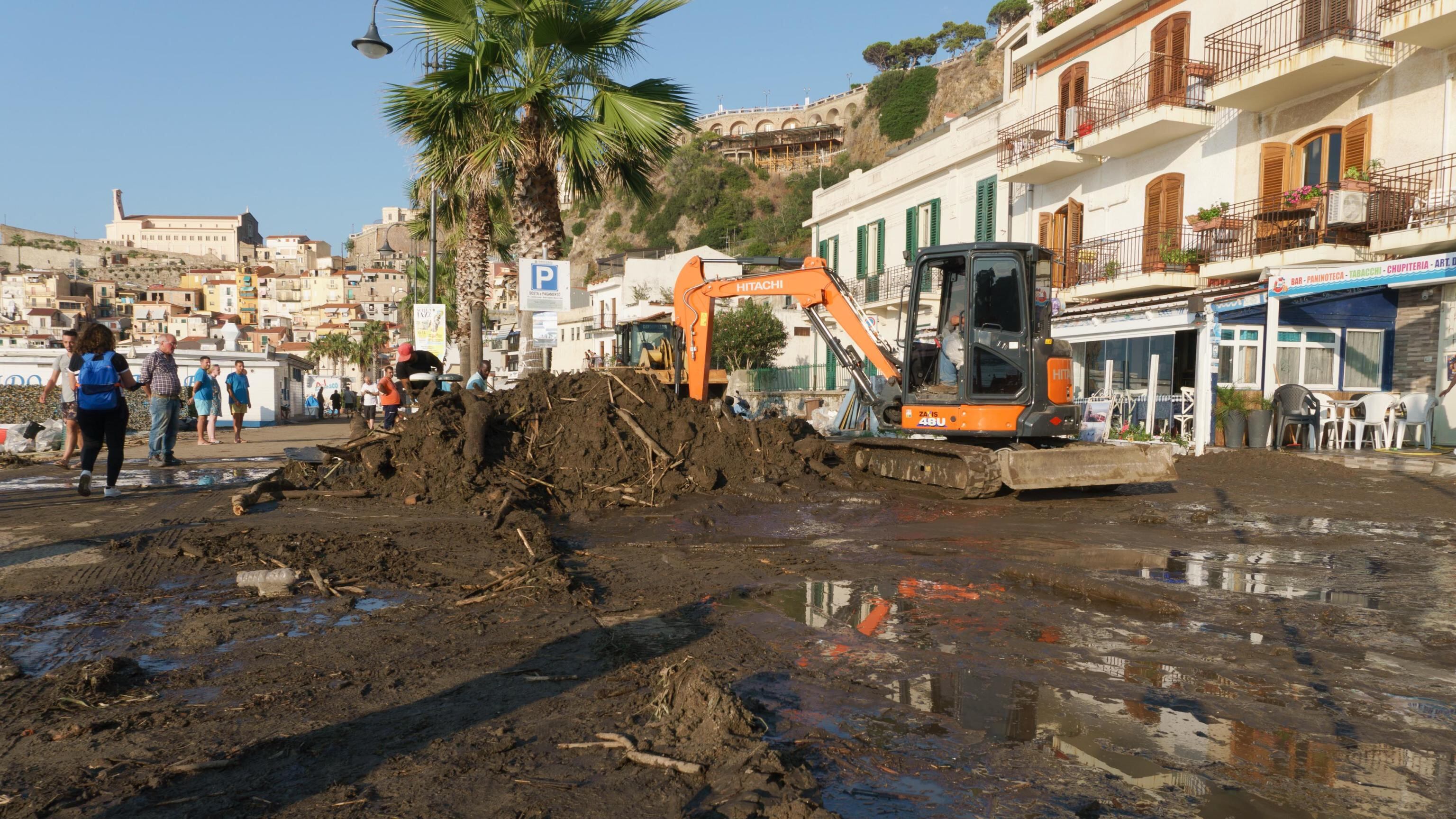 Stromboli, la produzione vuole finire le riprese. Il sindaco si rivolge agli isolani: "Decidete voi"