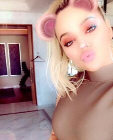 Khloé Kardashian, sexy foto 10