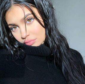Kylie Jenner, scollatura hot su Instagram 8