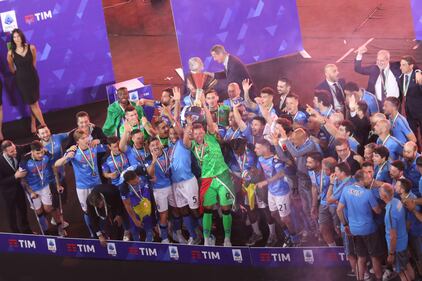Tripudio azzurro a Napoli: le immagini più belle della festa scudetto 5