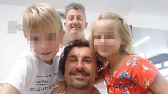 Ridere sui morti non è una gaffe. E Toninelli non può essere un ministro