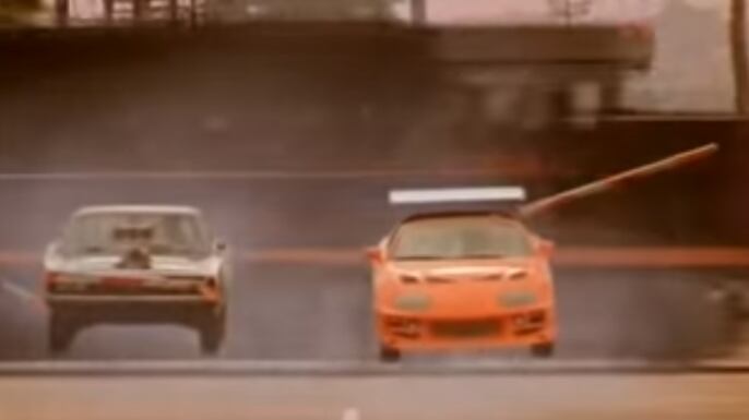 Corsa clandestina in stile "Fast and Furious": denunciati due giovani