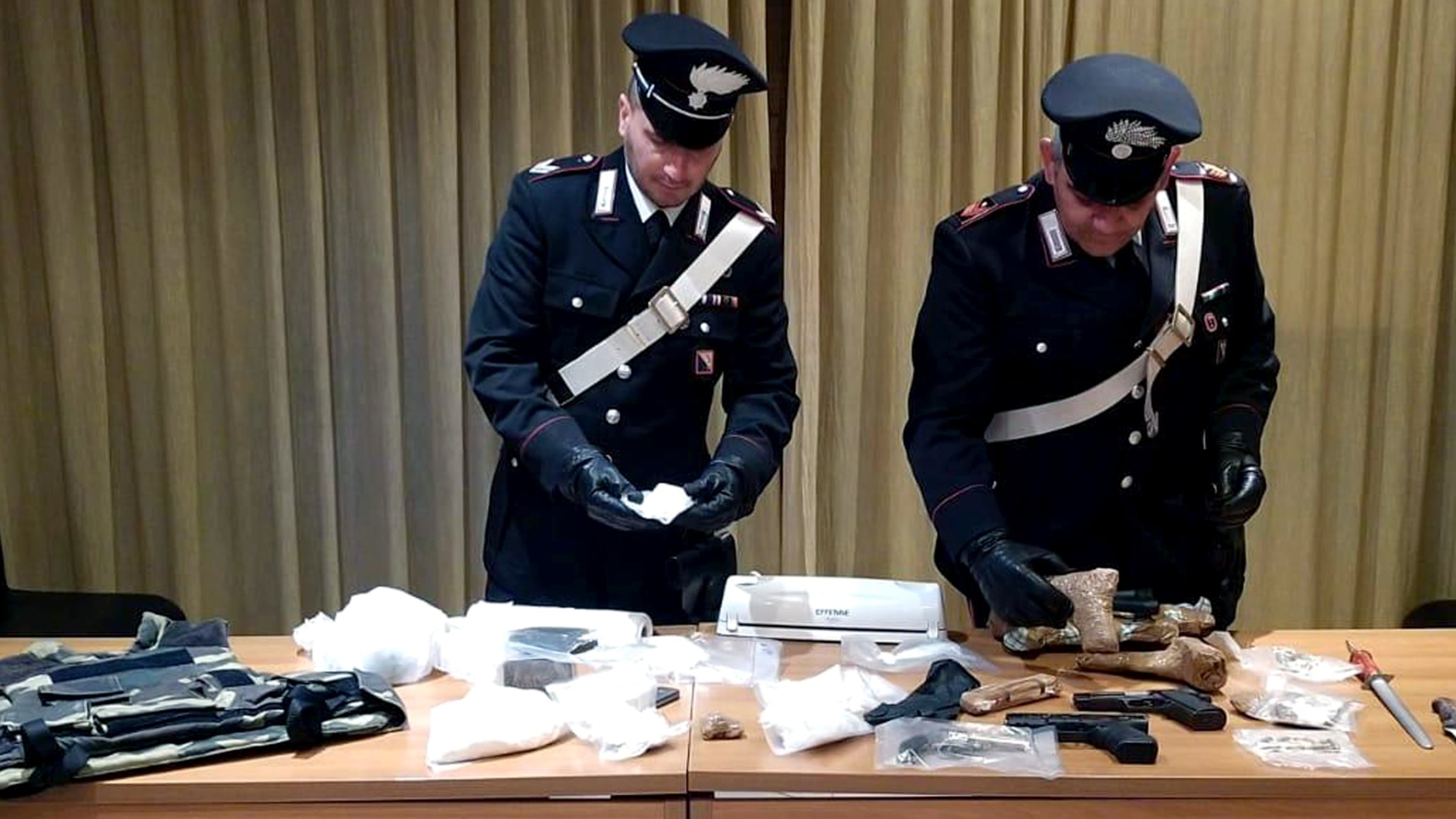Faida tra clan: 9 arresti a Napoli