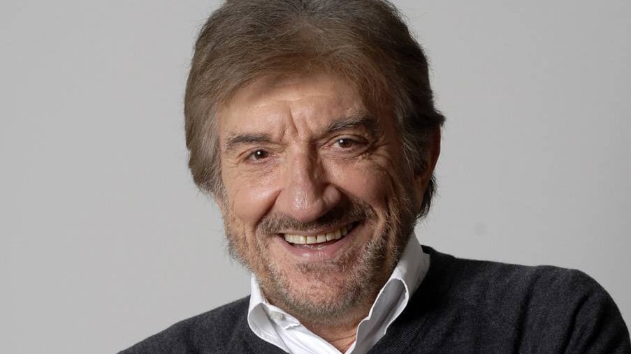La comicità popolare, il Lonfo, l'infarto. E la tomba di Gigi Proietti diventa un monumento