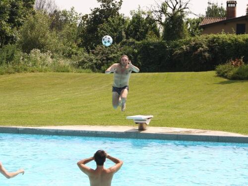 La passione per i tuffi di Uggetti (inguaiato dalle piscine)