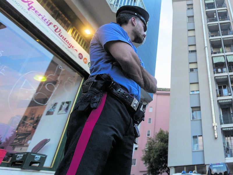Roma, turista rapinato a colpi di catena da un marocchino: malvivente fermato da un carabiniere fuori servizio