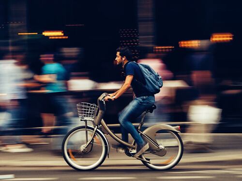 Un romeno gli ruba la bici da 2mila euro e il membro dei Casamonica lo fa arrestare