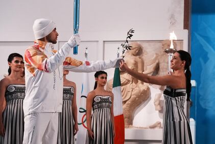 Milano-Cortina 2026: la fiamma olimpica inizia il lungo viaggio da Olimpia 1