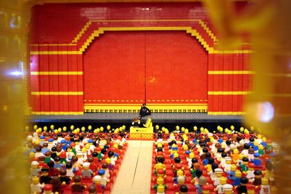 La Scala diventa Lego: 30mila mattoncini per il mini teatro 3