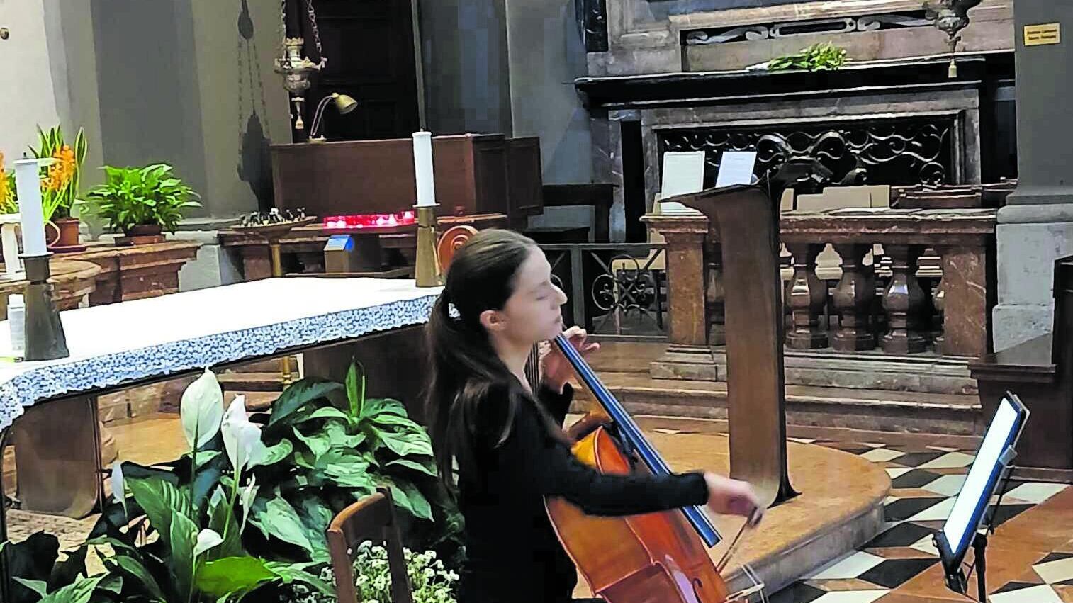 Via ai concerti aperti in pausa pranzo. Il prete: "Sarà una chiesa per gli artisti"