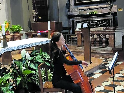 Via ai concerti aperti in pausa pranzo. Il prete: "Sarà una chiesa per gli artisti"