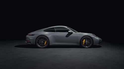 Nuova Porsche 911 GTS 2024, debutta la prima 911 ibrida della storia 3