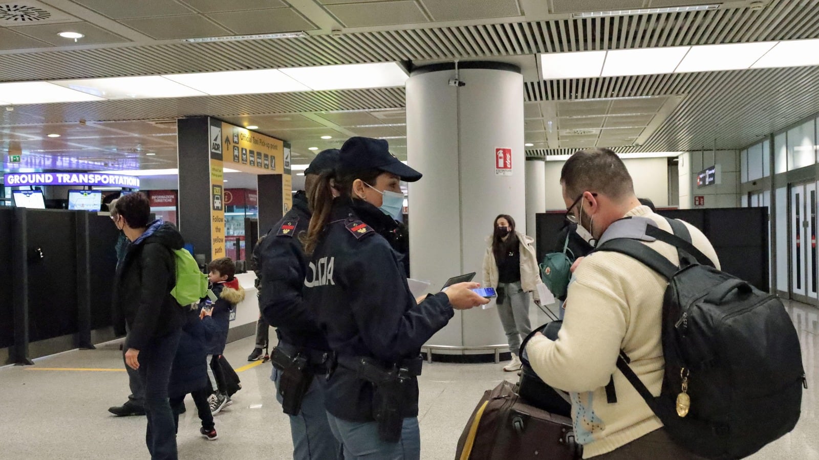 La svolta salva-turismo: "Per chi arriva in Italia stop a test e quarantene"