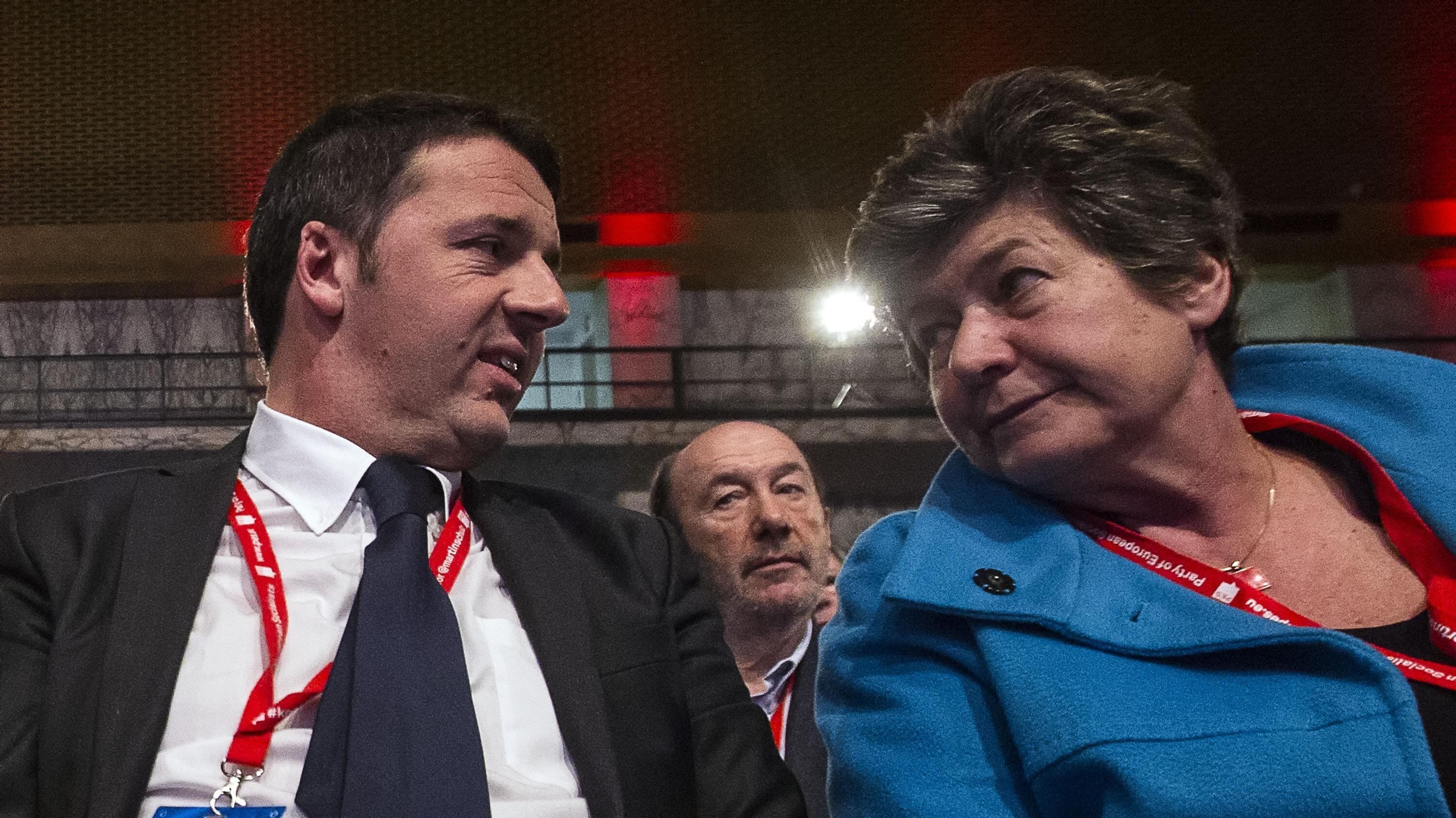 Renzi non molla sul lavoro e la fronda Pd si piega subito