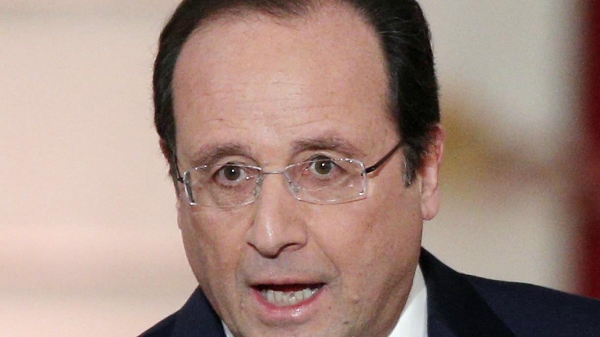 Hollande trema ancora. Esce il libro-vendetta dell'ex braccio destro