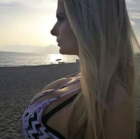 Francesca Cipriani, seno esplosivo sui social  6