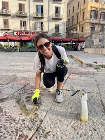 Sporcato il pavimento davanti la tomba di Falcone 6