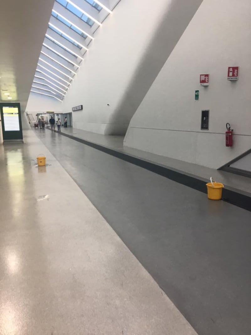 Tav di Afragola, piove nella stazione appena inaugurata 2