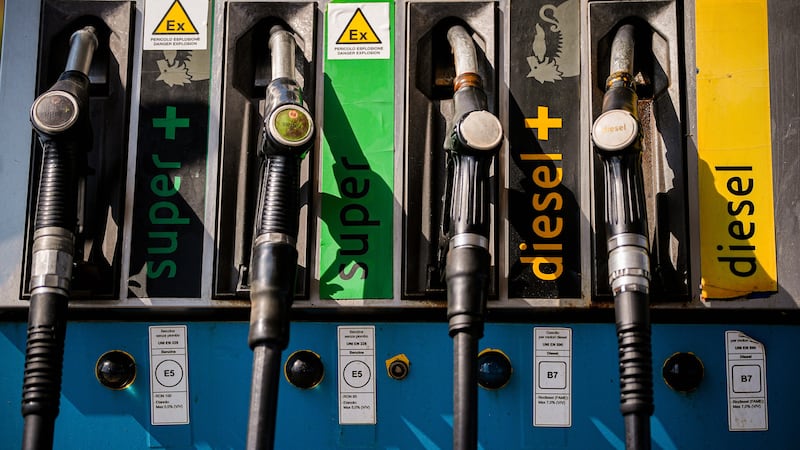 Carburanti, il governo trova le risorse: prorogato fino al 5 settembre lo sconto sulle accise. Misura da 130 milioni di euro