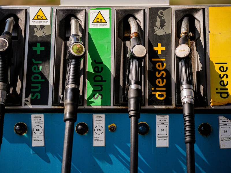 Bonus benzina in arrivo: i requisiti, le regole e le cifre previste