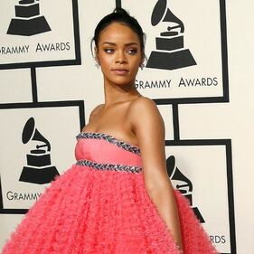 Rihanna sexy in copertina: "Sesso senza amore, mi sento vuota" 19