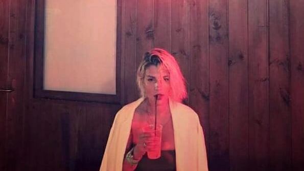Emma Marrone beve a Ibiza: fan scatenati