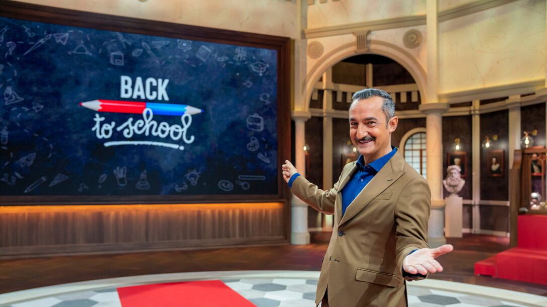 I vip fanno i "ripetenti". "In Back to school si torna alle elementari"