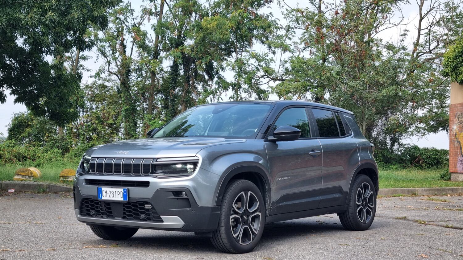 Jeep Avenger, la prova della versione a benzina: come va e quanto consuma