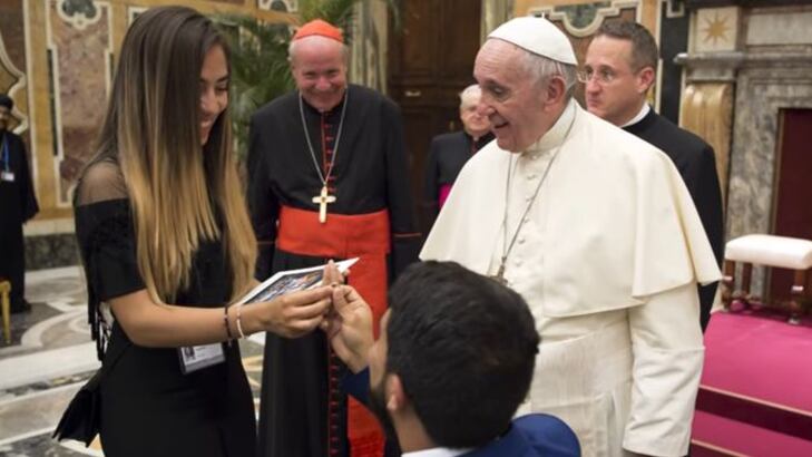 Il Papa: "Come è triste vedere giovani in pensione"