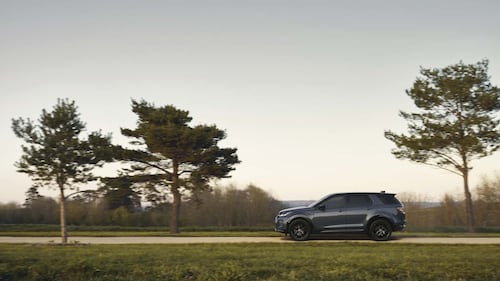 Land Rover Discovery Sport 2023, guarda tutte le foto 3