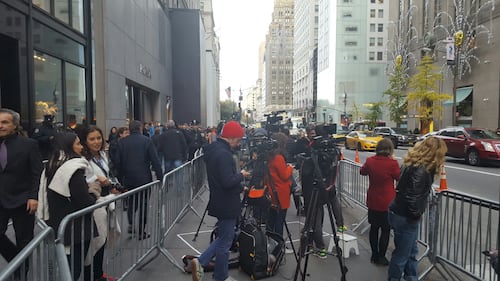 Sotto la Trumpp Tower spuntano insulti a Donald 2