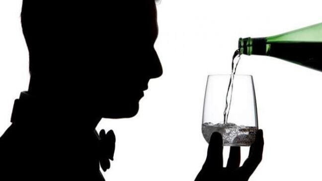 Nasce l'idrosommelier, per abbinare l'acqua giusta ad ogni piatto