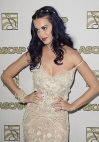 Katy Perry, sexy e ricca: 135 milioni di dollari nel 2015 21