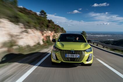 Peugeot e-208, guarda la gallery 11