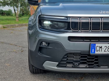 Jeep Avenger 1.2 Summit: guarda la gallery del city SUV americano 7